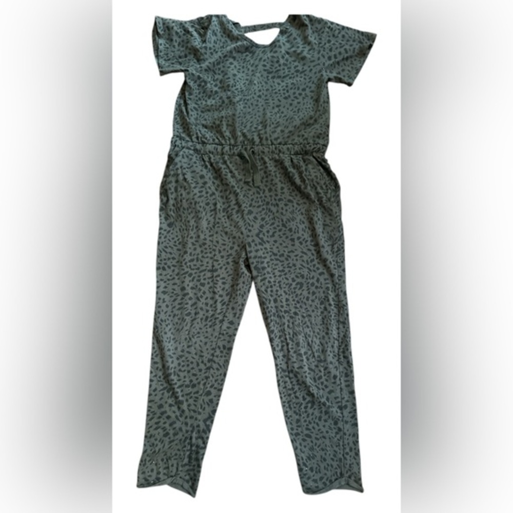 Treasure and Bonds Girls jumpers Size L (10-12)